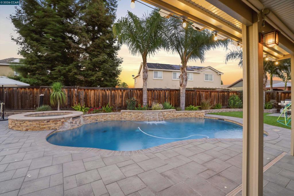 2057 Saffron Ct, Brentwood (CC), CA 94513