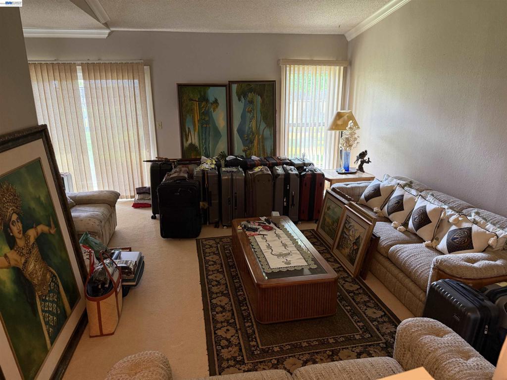 950 Lobos Ct., Manteca, CA 95336-3040