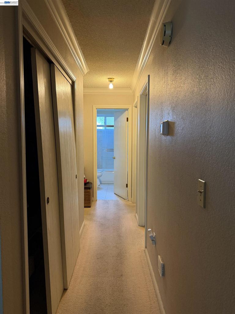 950 Lobos Ct., Manteca, CA 95336-3040