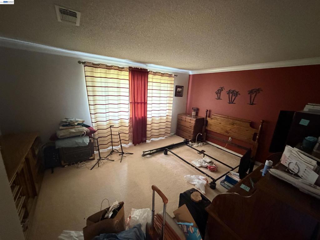 950 Lobos Ct., Manteca, CA 95336-3040
