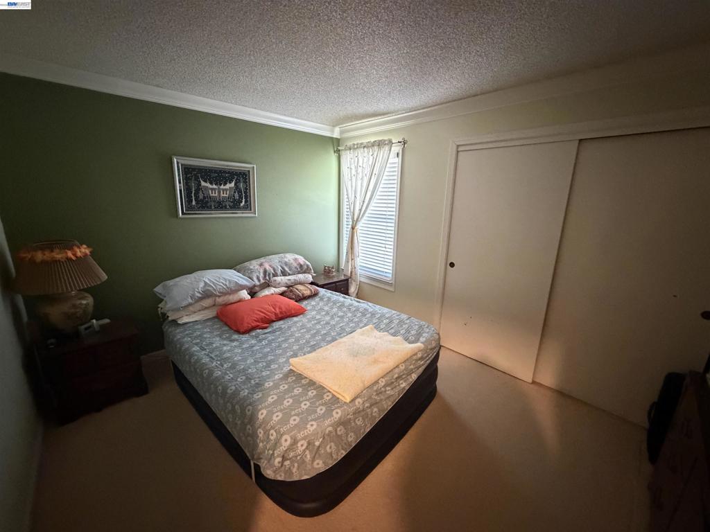 950 Lobos Ct., Manteca, CA 95336-3040