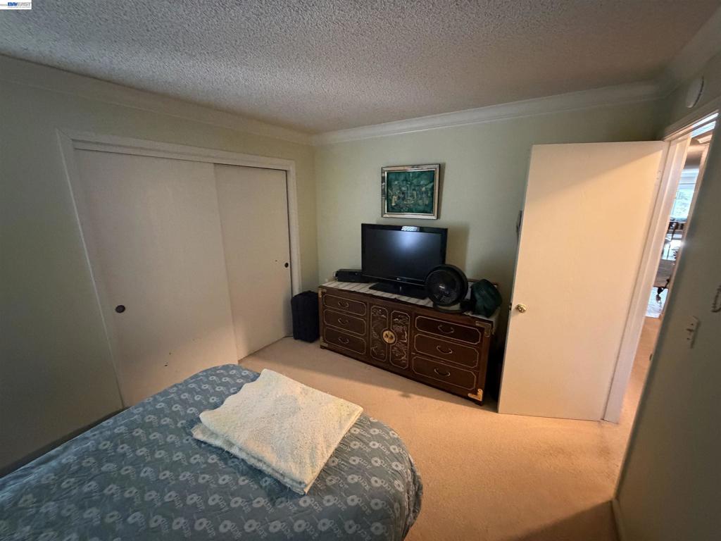 950 Lobos Ct., Manteca, CA 95336-3040