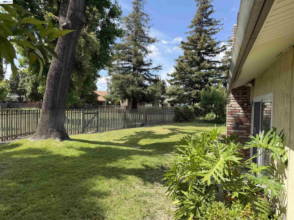 950 Lobos Ct., Manteca, CA 95336-3040