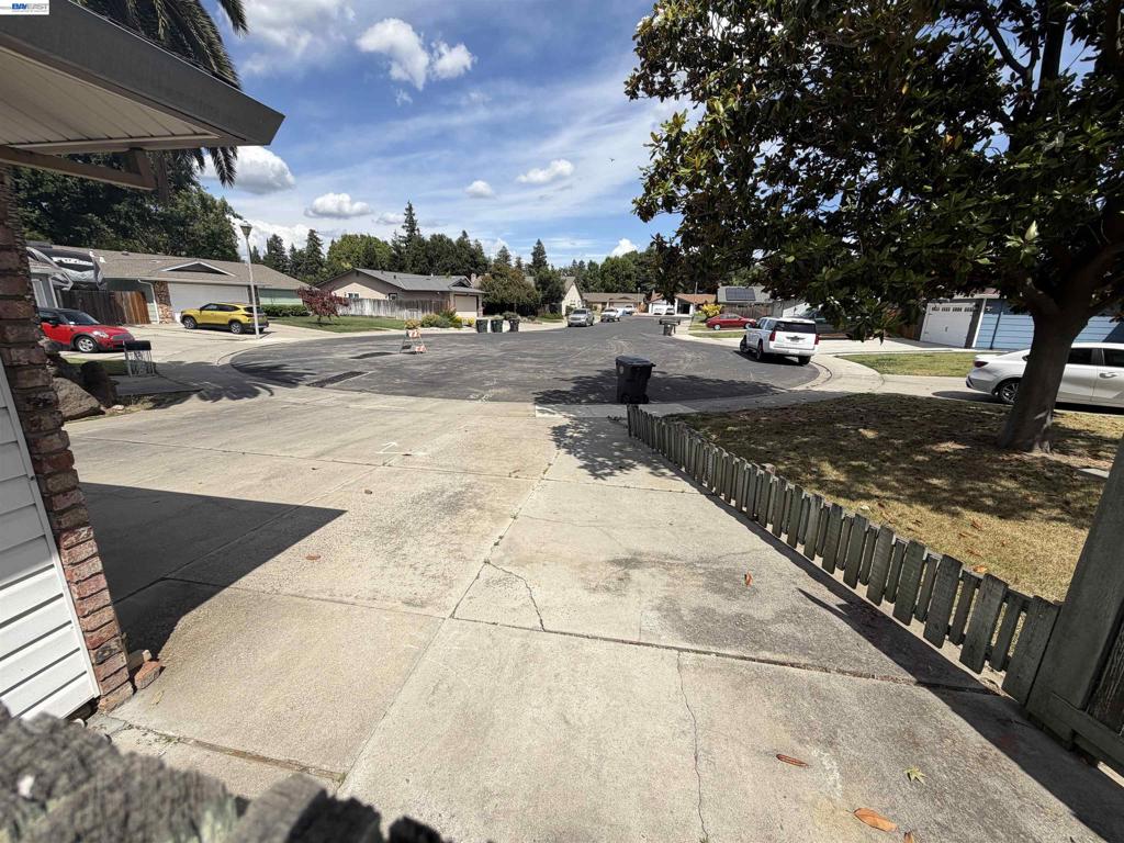 950 Lobos Ct., Manteca, CA 95336-3040