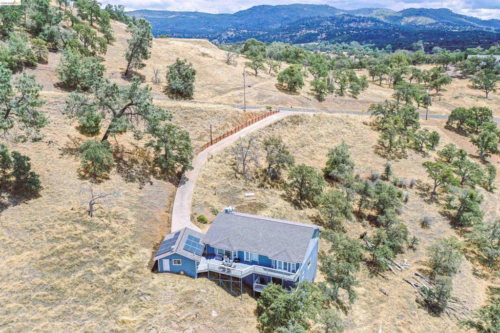 5448 Arbolada DR, La Grange, CA 95329