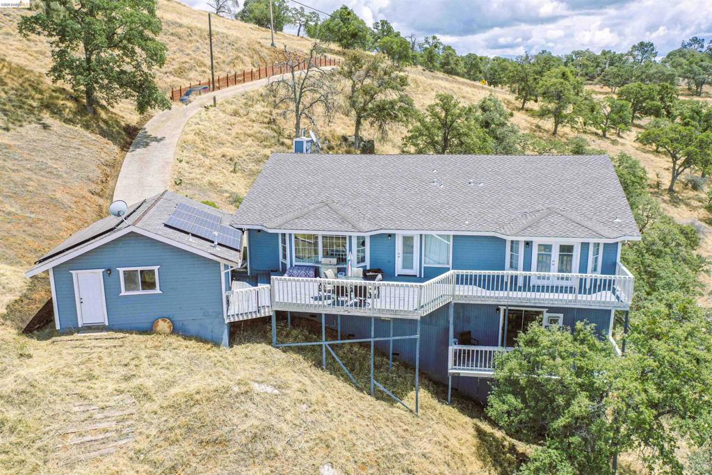 5448 Arbolada DR, La Grange, CA 95329