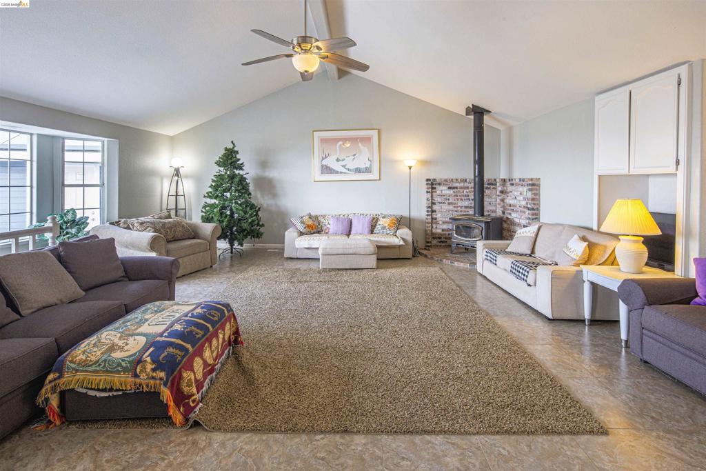 5448 Arbolada DR, La Grange, CA 95329