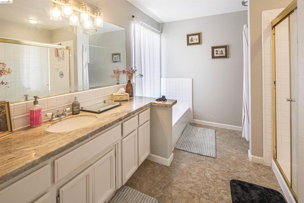5448 Arbolada DR, La Grange, CA 95329