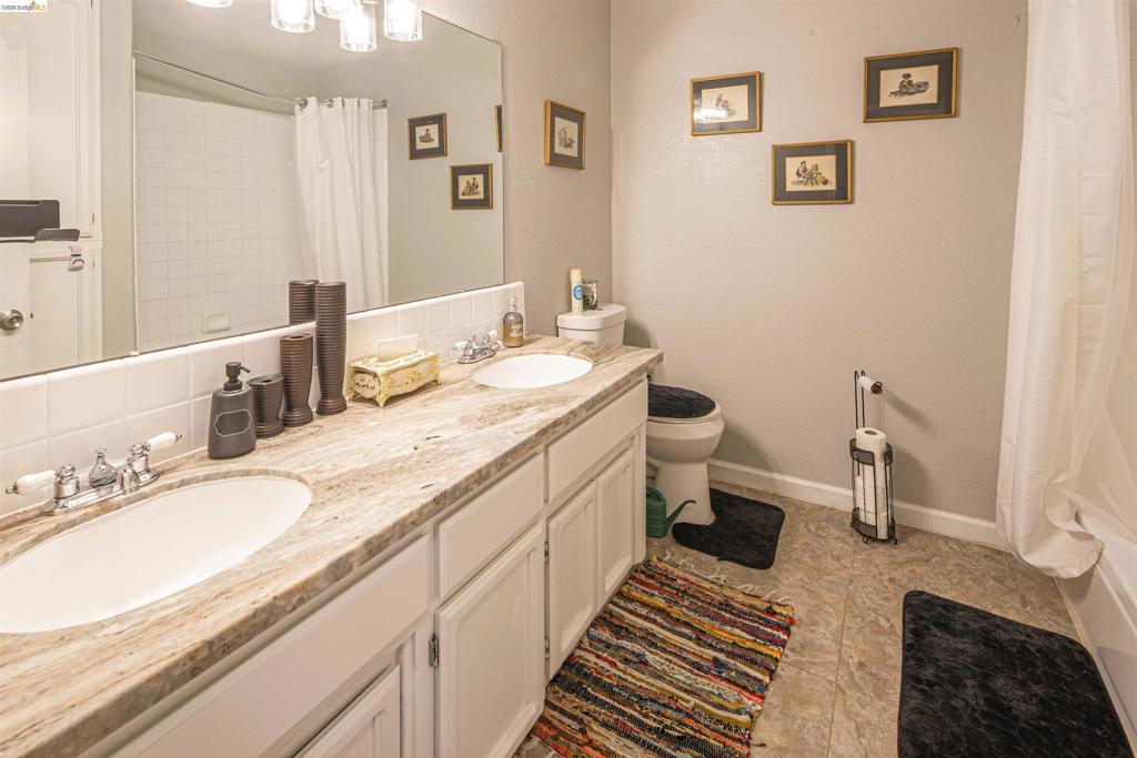 5448 Arbolada DR, La Grange, CA 95329