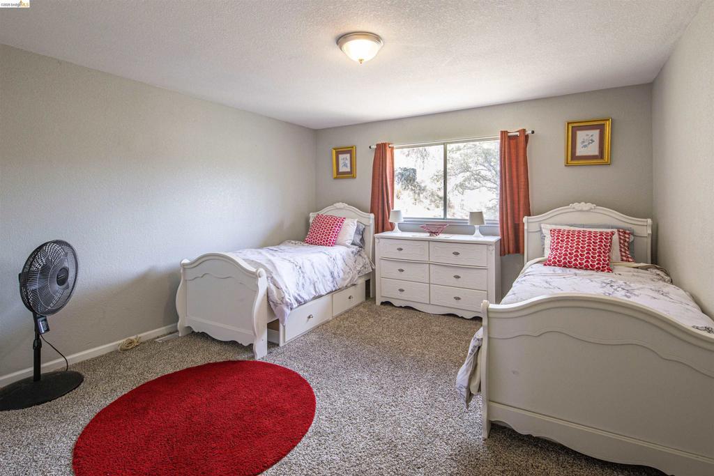 5448 Arbolada DR, La Grange, CA 95329