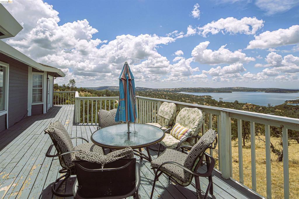 5448 Arbolada DR, La Grange, CA 95329