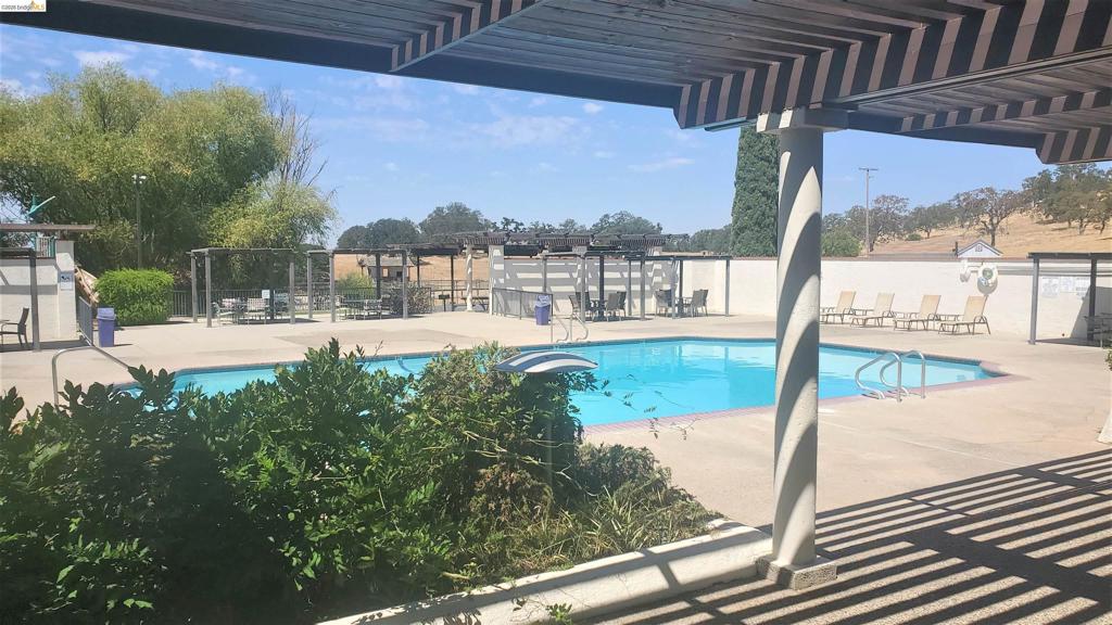5448 Arbolada DR, La Grange, CA 95329