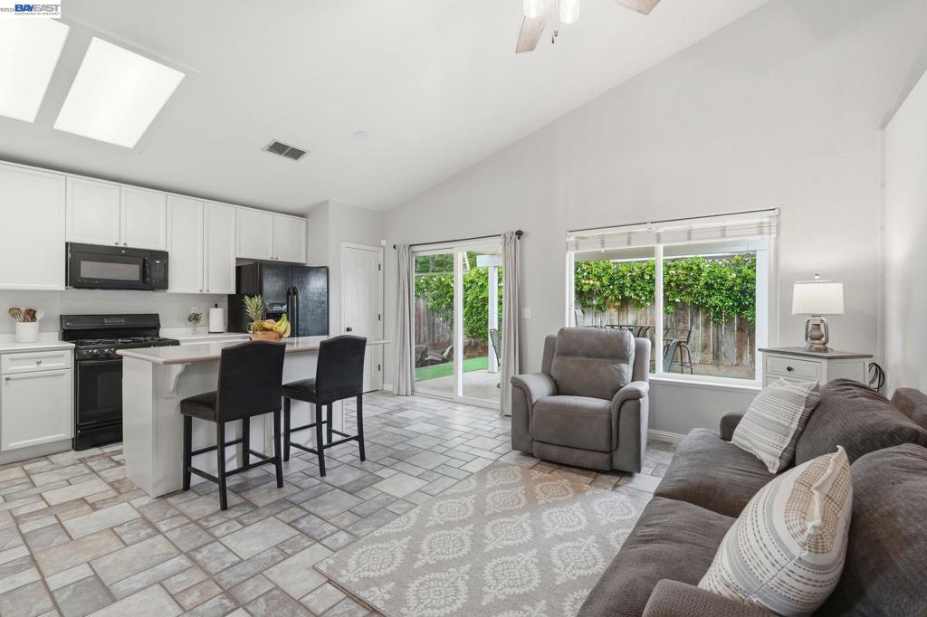 3101 La Costa Ln, Modesto, CA 95355