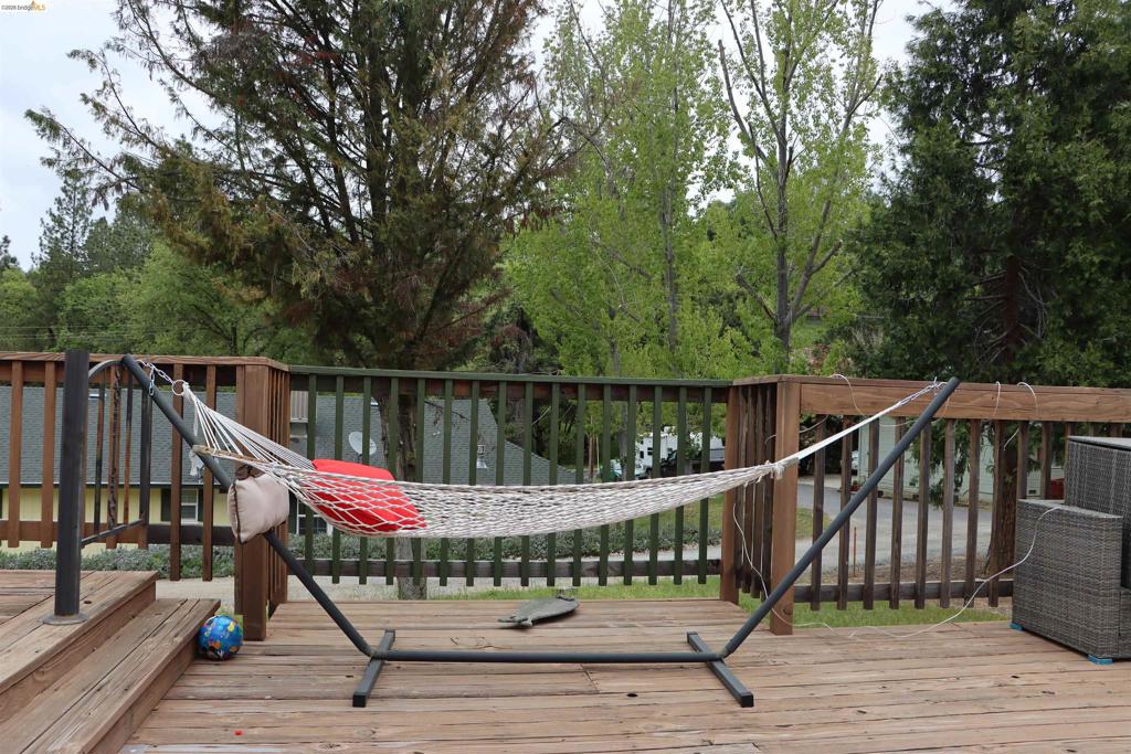 19570 Cottonwood St, Groveland, CA 95321