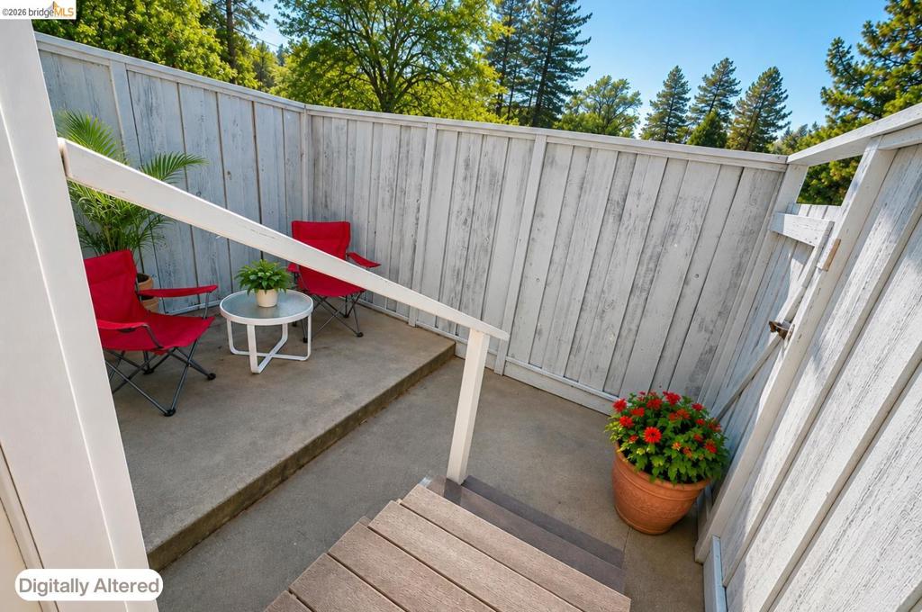 19570 Cottonwood St, Groveland, CA 95321