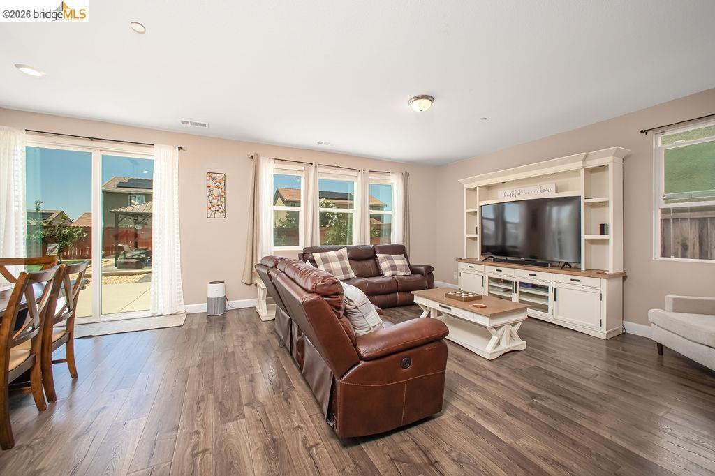 2371 Cornwall Ave, Manteca, CA 95337