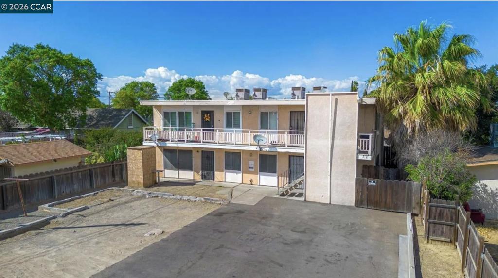 218 220 W K St, Los Banos, CA 93635