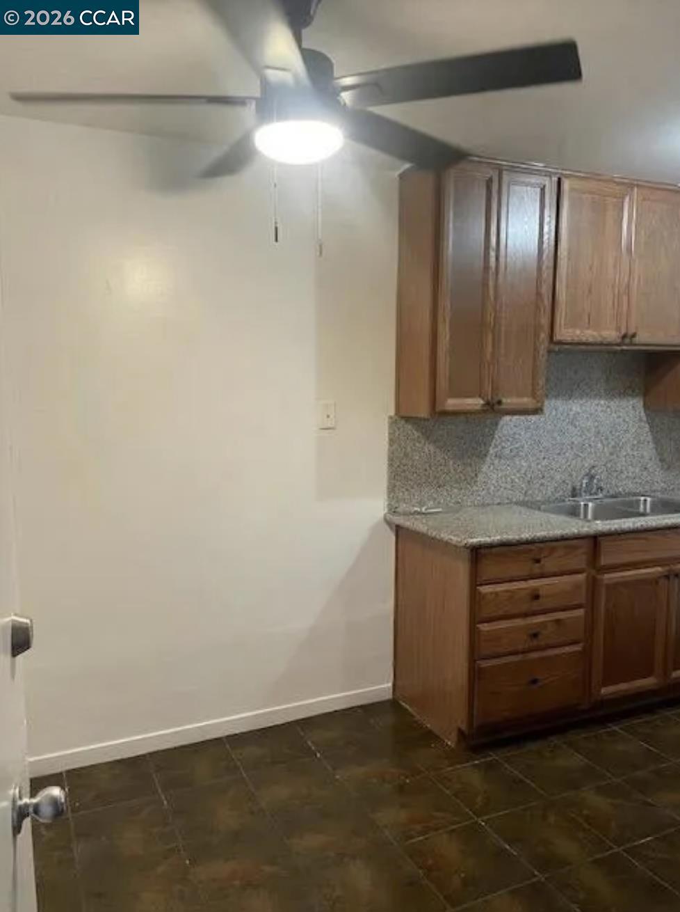218 220 W K St, Los Banos, CA 93635