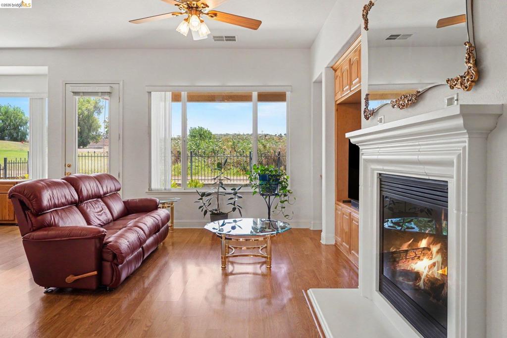979 Centennial Dr, Brentwood (CC), CA 94513