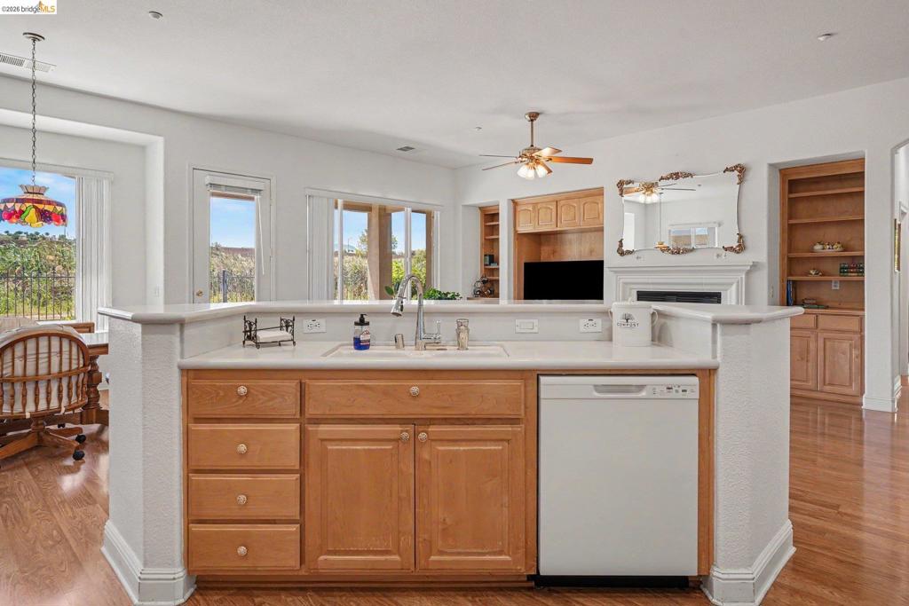 979 Centennial Dr, Brentwood (CC), CA 94513