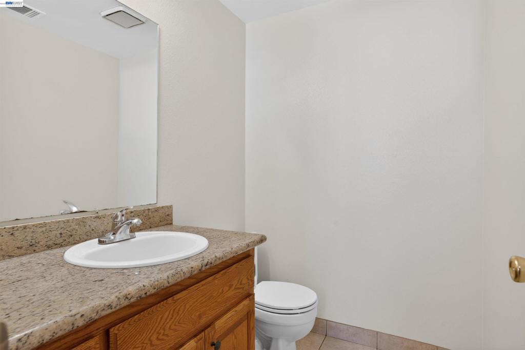 1264 Sprague St, Manteca, CA 95336