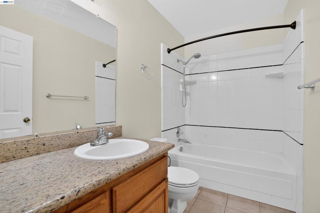 1264 Sprague St, Manteca, CA 95336