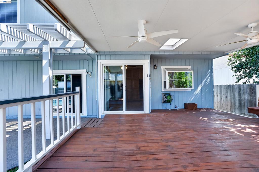 1264 Sprague St, Manteca, CA 95336