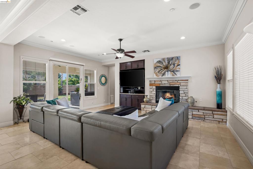 1596 Cherry Blossom Ct, Brentwood (CC), CA 94513