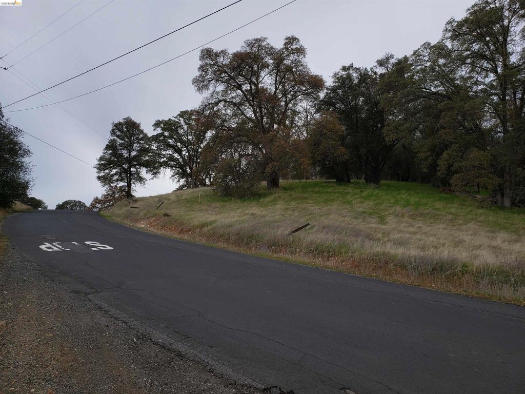10151 Bell Mooney Rd, Jamestown, CA 95327