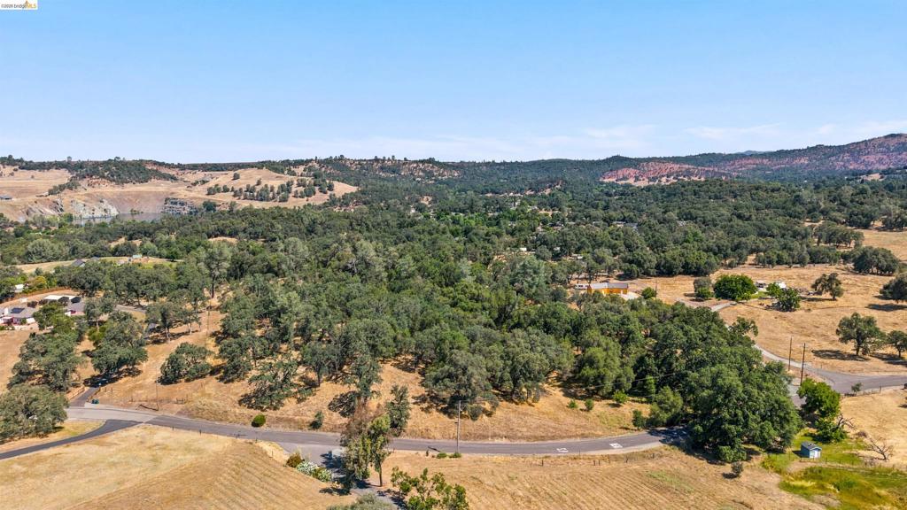 10151 Bell Mooney Rd, Jamestown, CA 95327