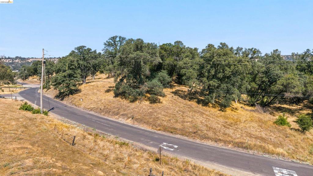 10151 Bell Mooney Rd, Jamestown, CA 95327