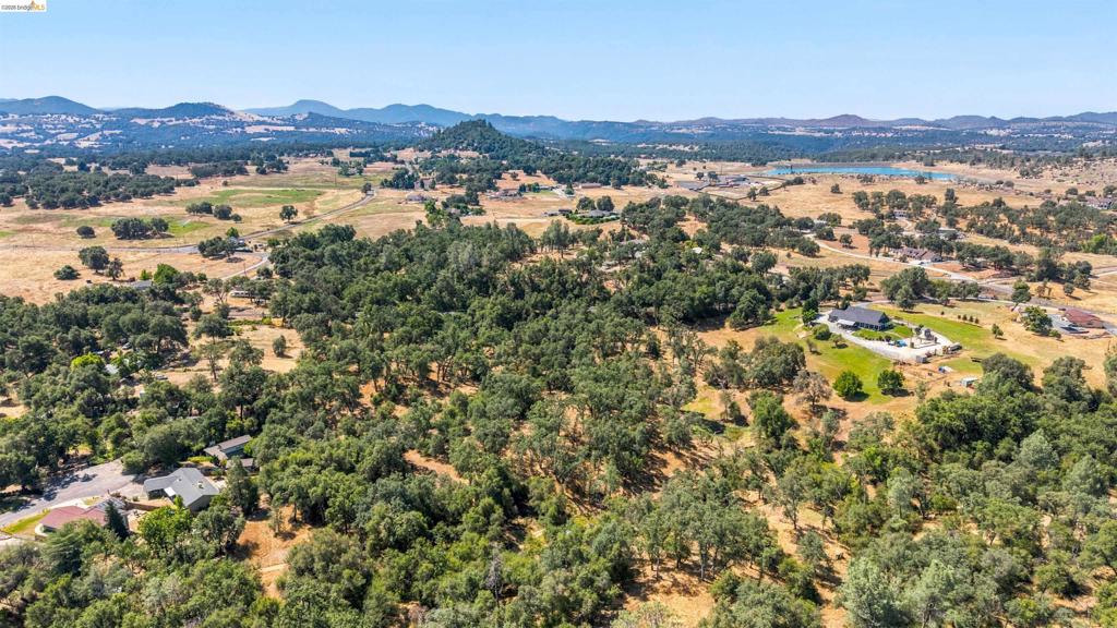 10151 Bell Mooney Rd, Jamestown, CA 95327