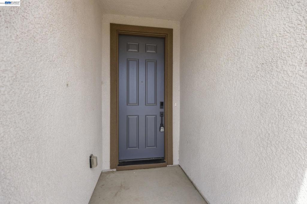 2261 Hewins Street, Manteca, CA 95337