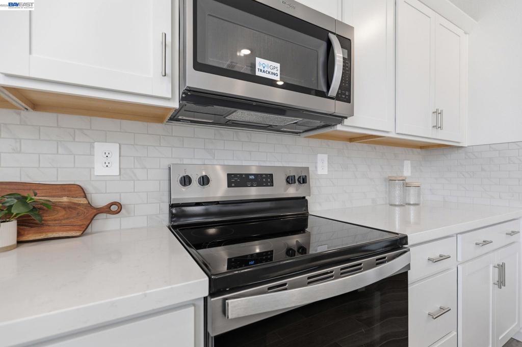 2261 Hewins Street, Manteca, CA 95337