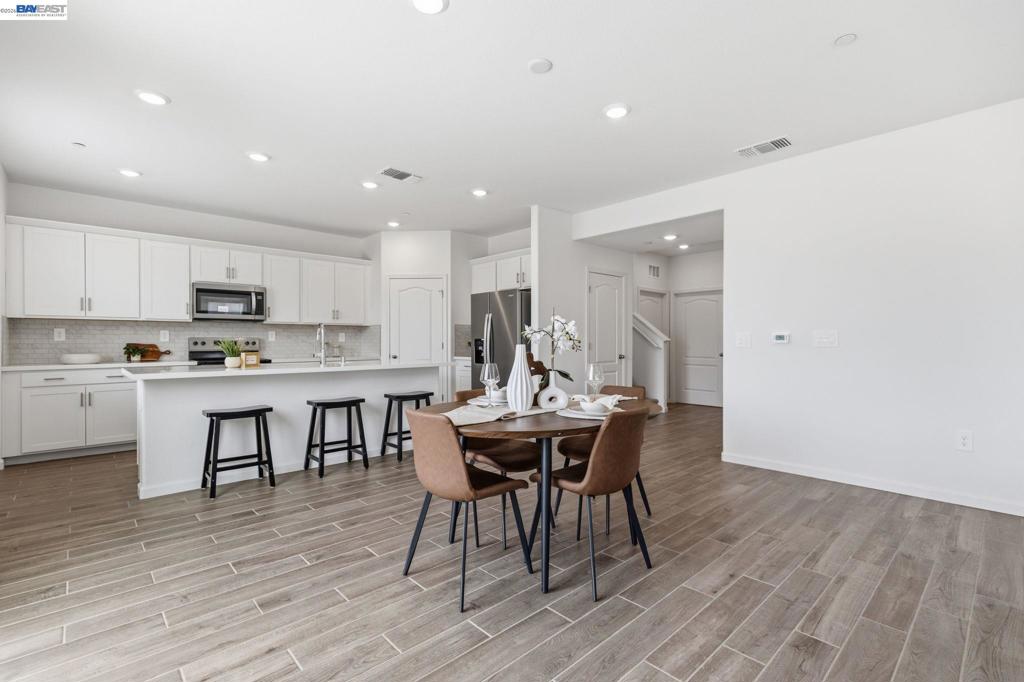 2261 Hewins Street, Manteca, CA 95337
