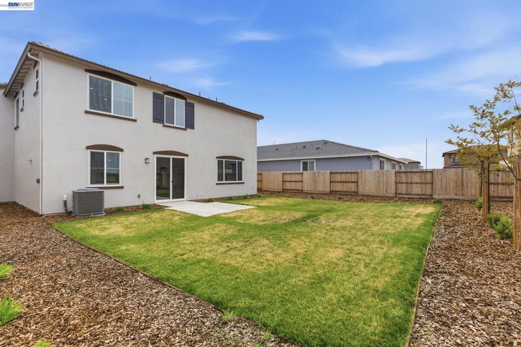 2261 Hewins Street, Manteca, CA 95337