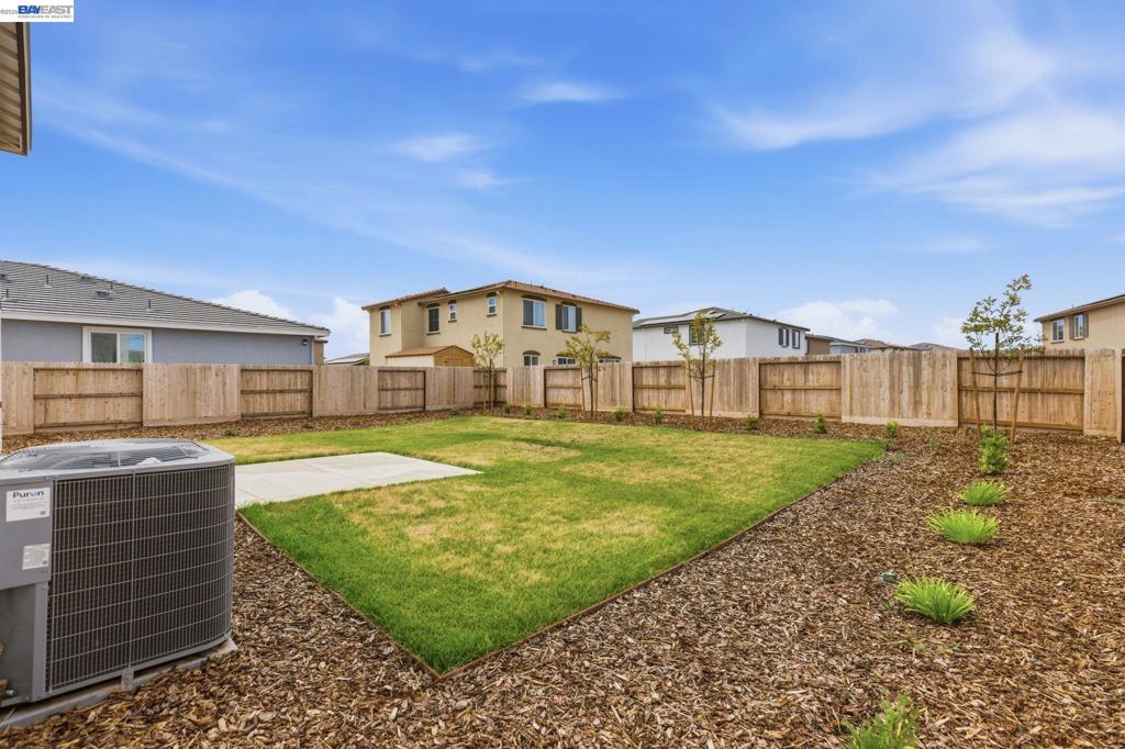 2261 Hewins Street, Manteca, CA 95337
