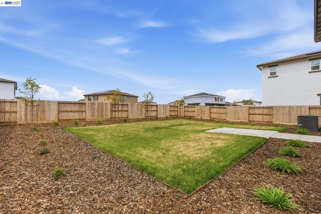 2261 Hewins Street, Manteca, CA 95337