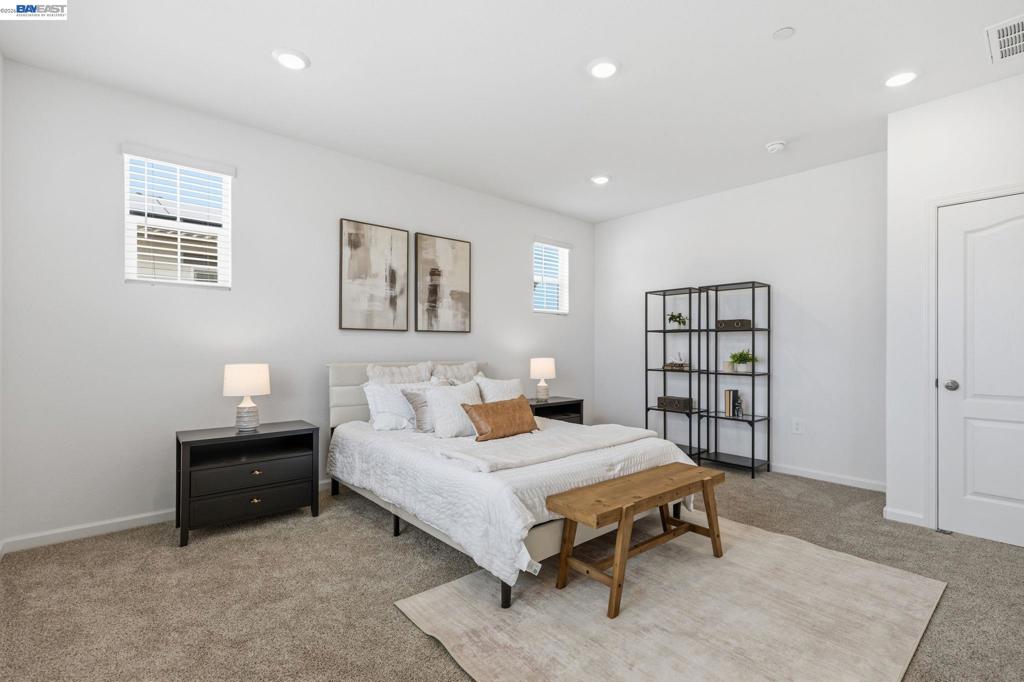 2261 Hewins Street, Manteca, CA 95337