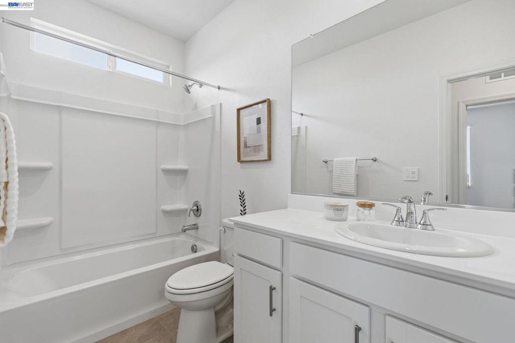 2261 Hewins Street, Manteca, CA 95337