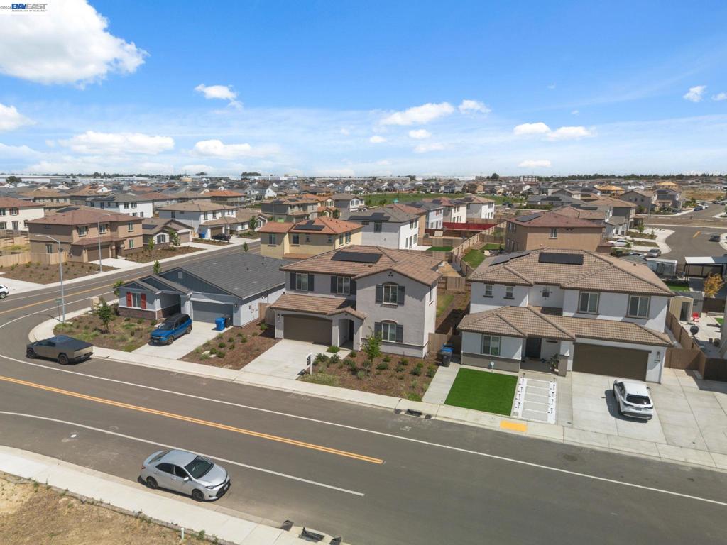 2261 Hewins Street, Manteca, CA 95337