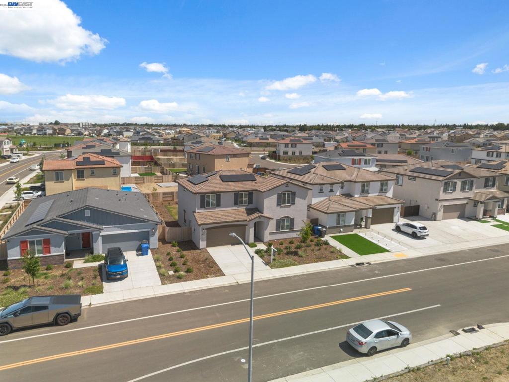 2261 Hewins Street, Manteca, CA 95337