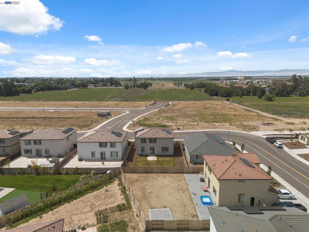2261 Hewins Street, Manteca, CA 95337