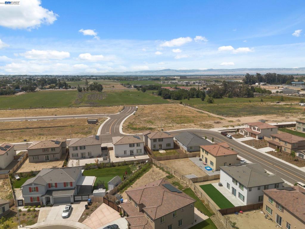 2261 Hewins Street, Manteca, CA 95337