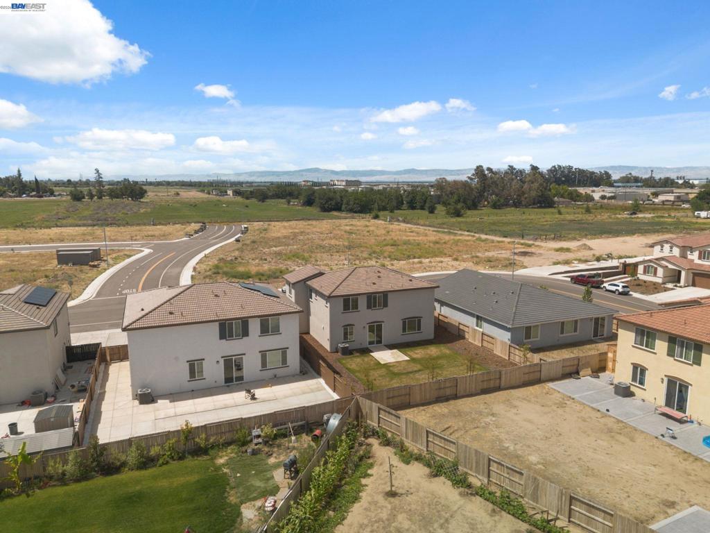 2261 Hewins Street, Manteca, CA 95337