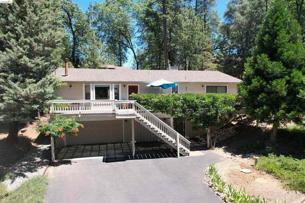 20812 Point View Dr., Groveland, CA 95321
