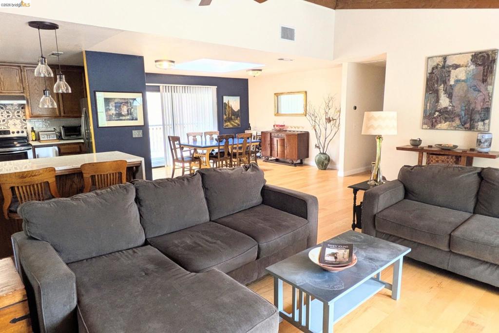 20812 Point View Dr., Groveland, CA 95321