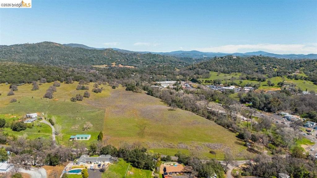 18701 Rawhide Rd, Jamestown, CA 95327