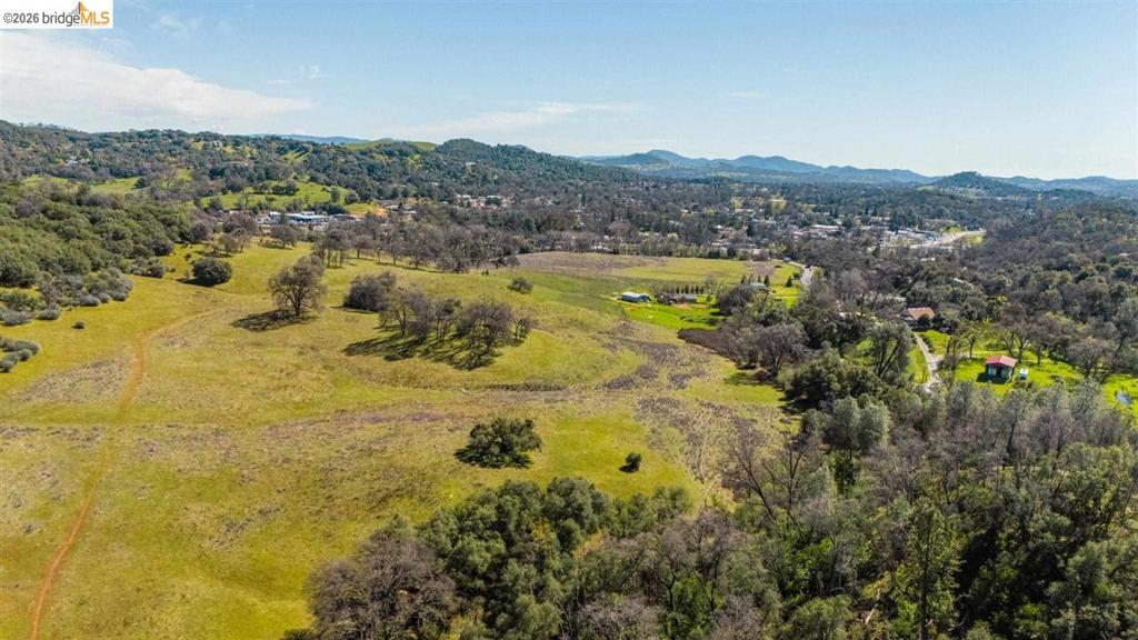 18701 Rawhide Rd, Jamestown, CA 95327