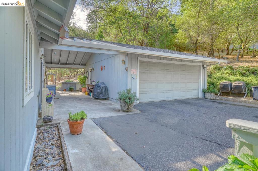 13163 Jackson Mill Dr, Groveland, CA 95321-9345